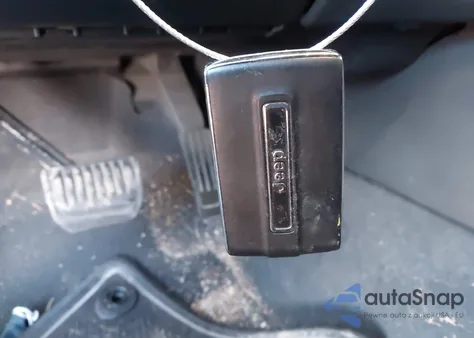 2023 Jeep Grand Cherokee Laredo 4X4 z USA, uszkodzony, nr VIN 1C4RJHAG2PC621845